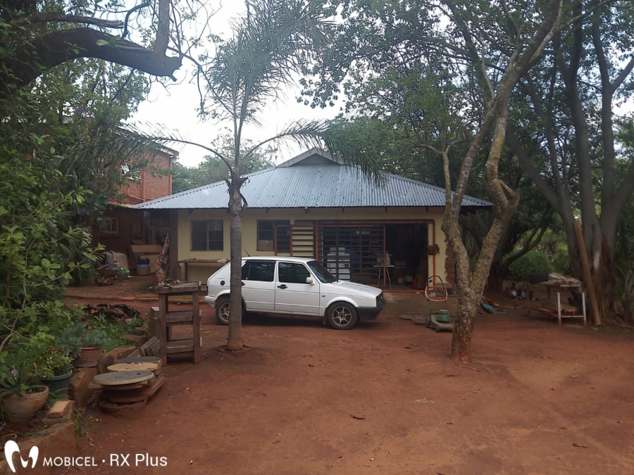 6 Bedroom Property for Sale in Hartbeespoort Rural North West